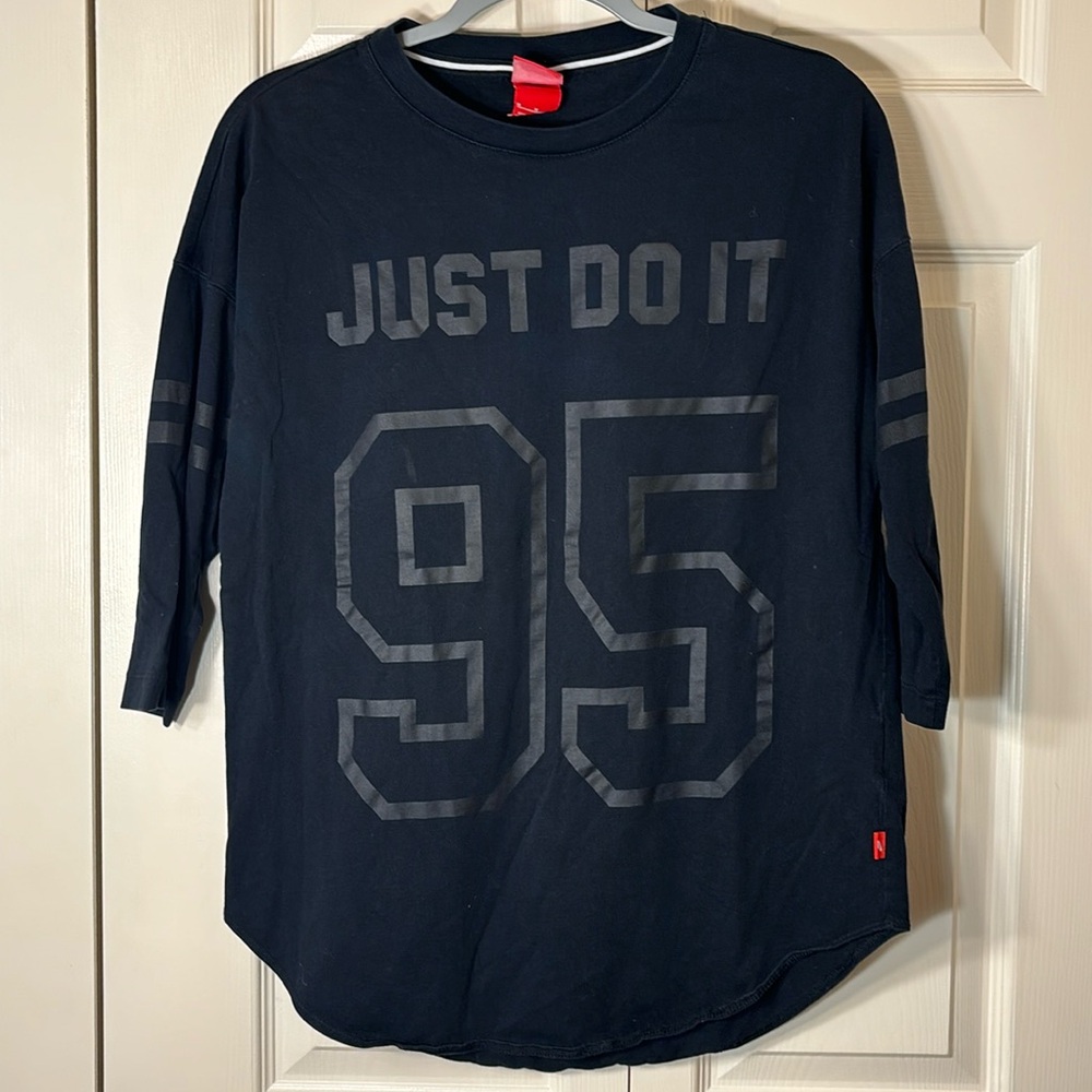 Nike 3/4 sleeve Men’s Medium Tshirt